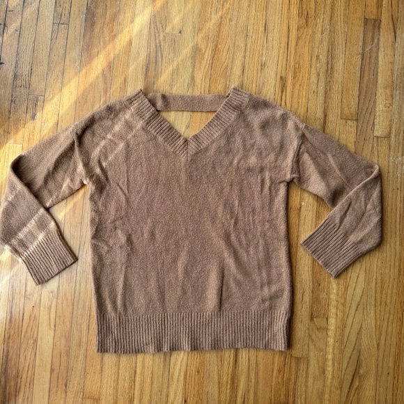 ✨ Coverstitched Tan Fuzzy Soft Sweater w/ Keyhole Cutout - Picture 2 of 6